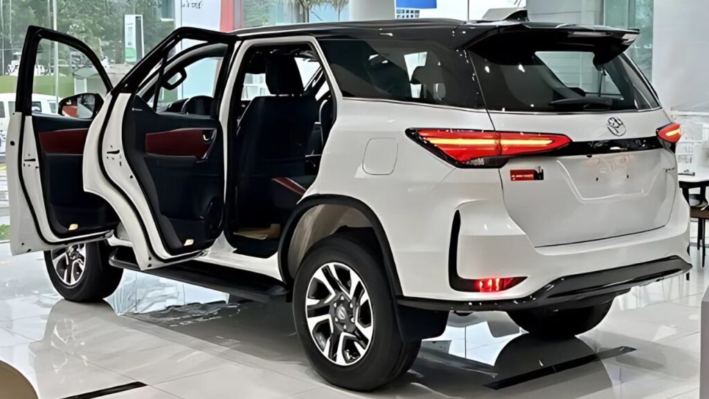 Toyota’s New Fortuner Stuns with 360-Degree Camera and Powerful Engine